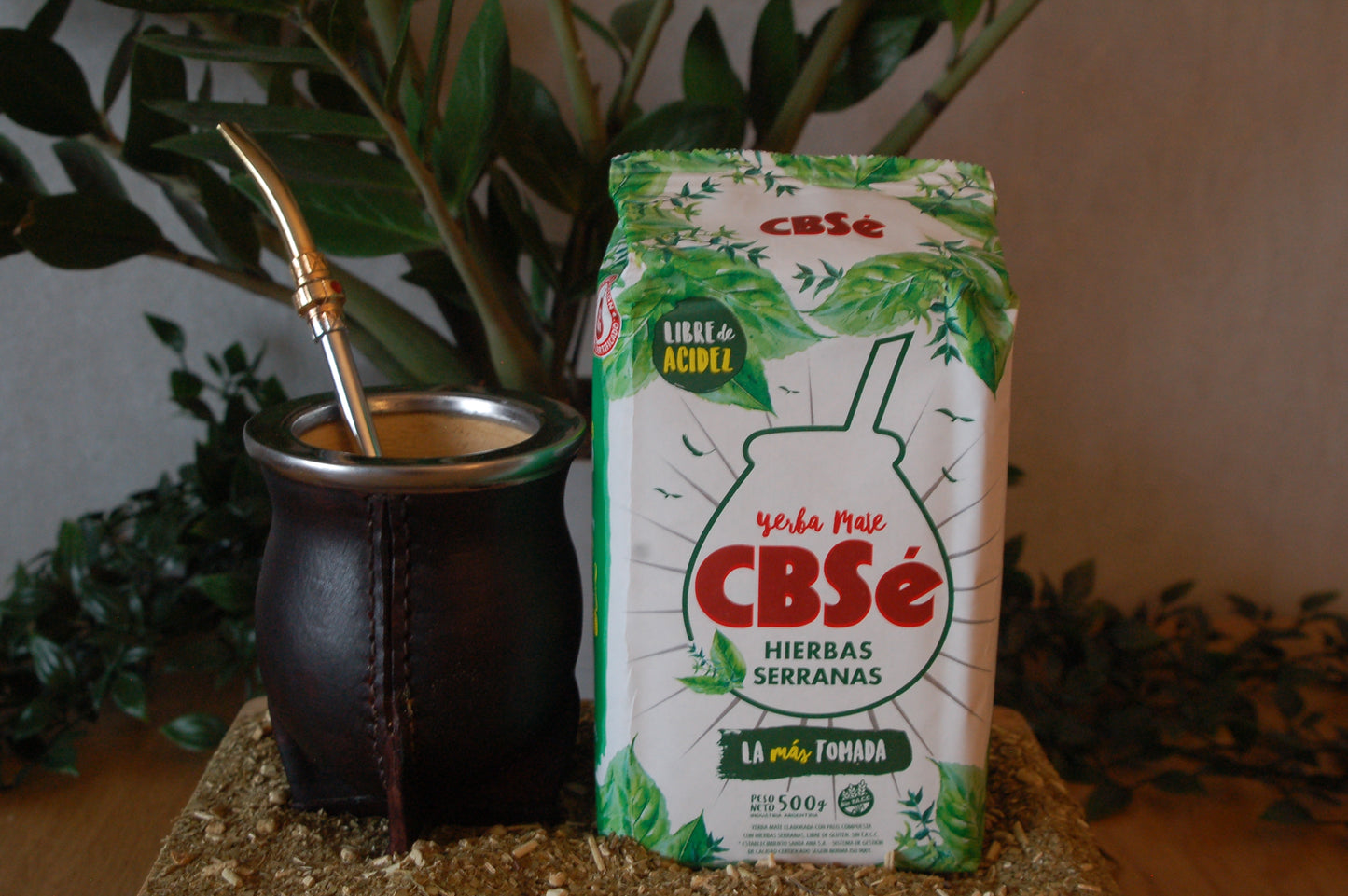 Pack Calebasse Maté en courge finition cuir + Bombilla décorée (paille) + Yerba Maté CBSé